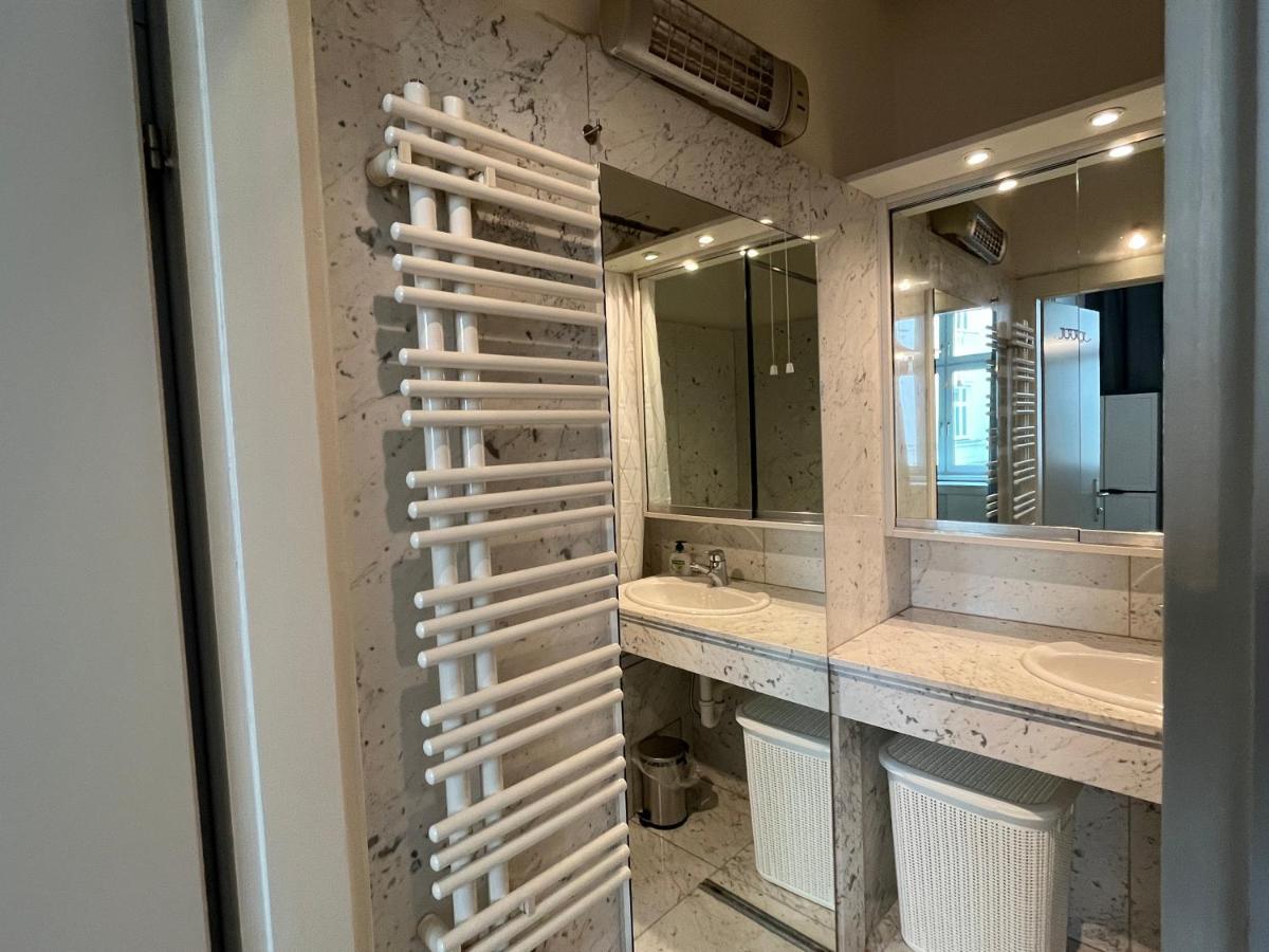 شقة Stylish Apt Near Urania 1Br فيينا المظهر الخارجي الصورة