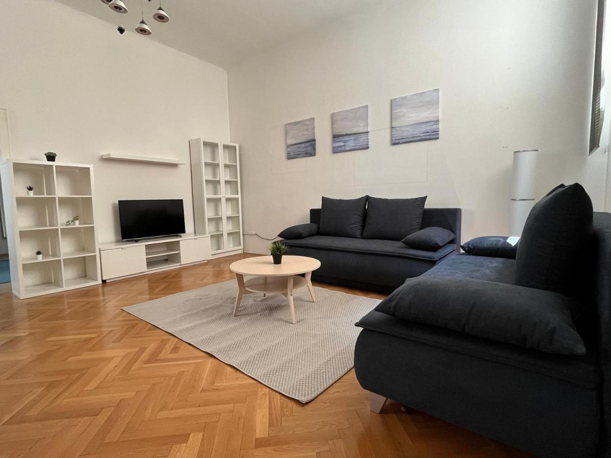 شقة Stylish Apt Near Urania 1Br فيينا المظهر الخارجي الصورة