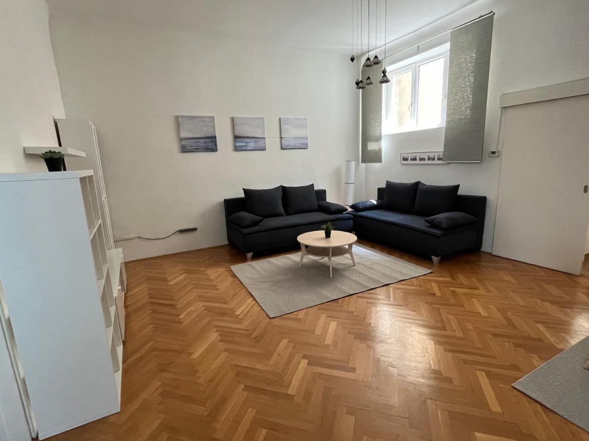 شقة Stylish Apt Near Urania 1Br فيينا المظهر الخارجي الصورة